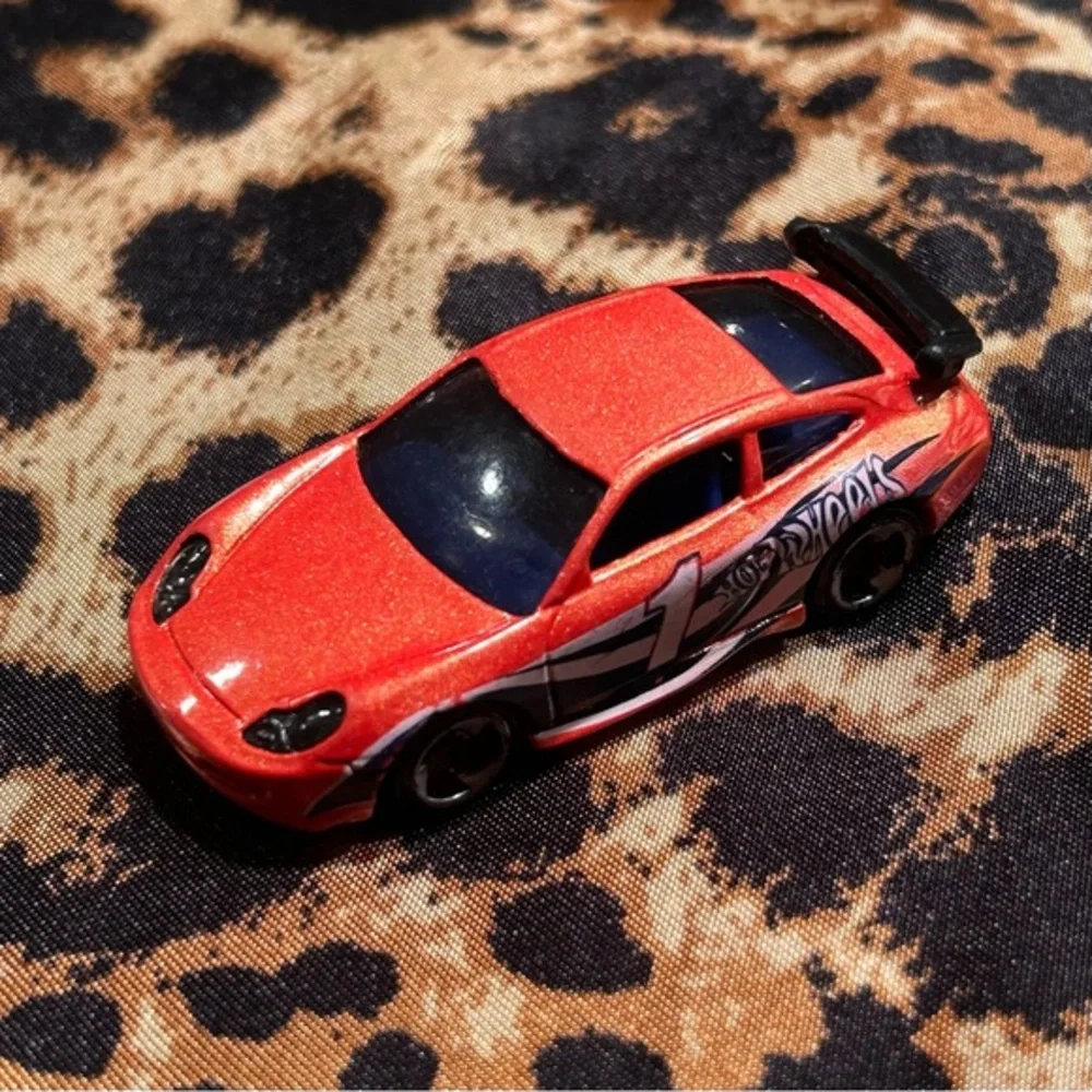 Hot Wheels 1998 Porsche 911 GT3 CUP Diecast Car